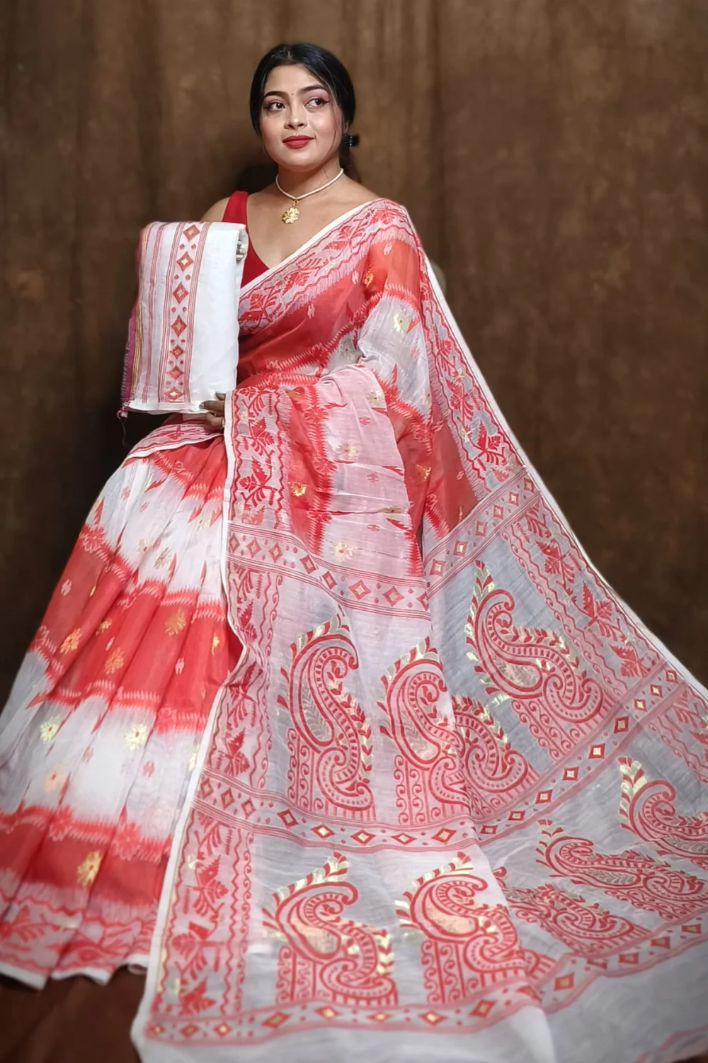 White and Red Dhakai Jamdani Saree