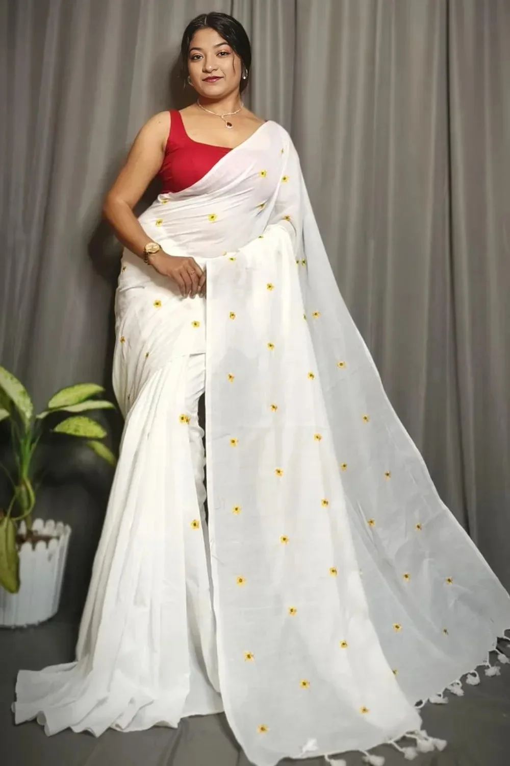 Elegant White Cotton Saree With Floral Embroidery
