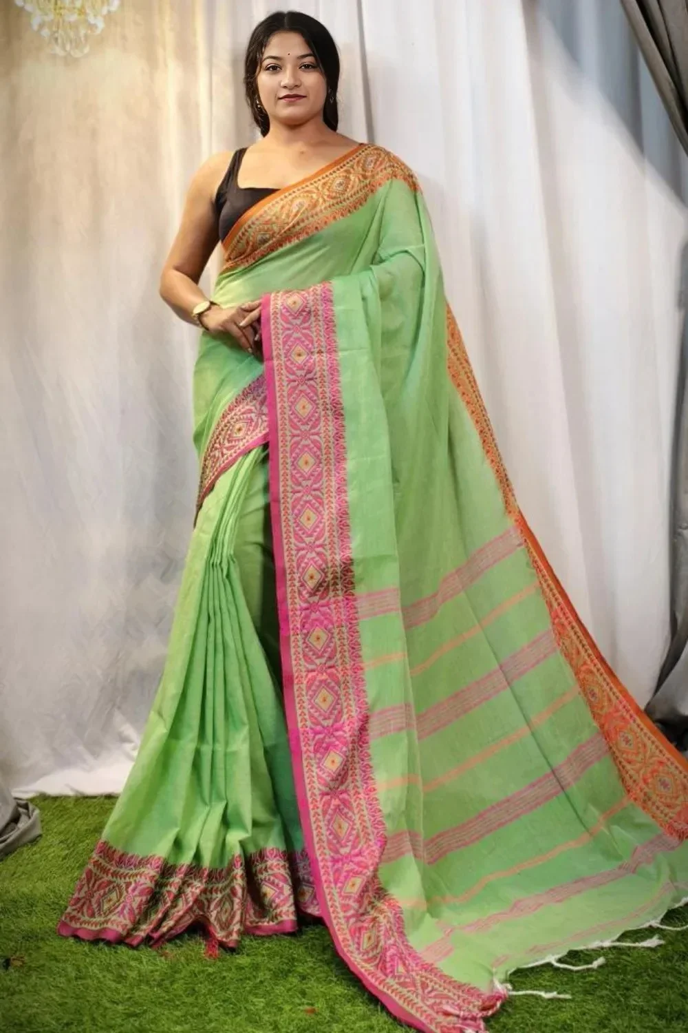 Light Green Cotton Saree With Designer Border