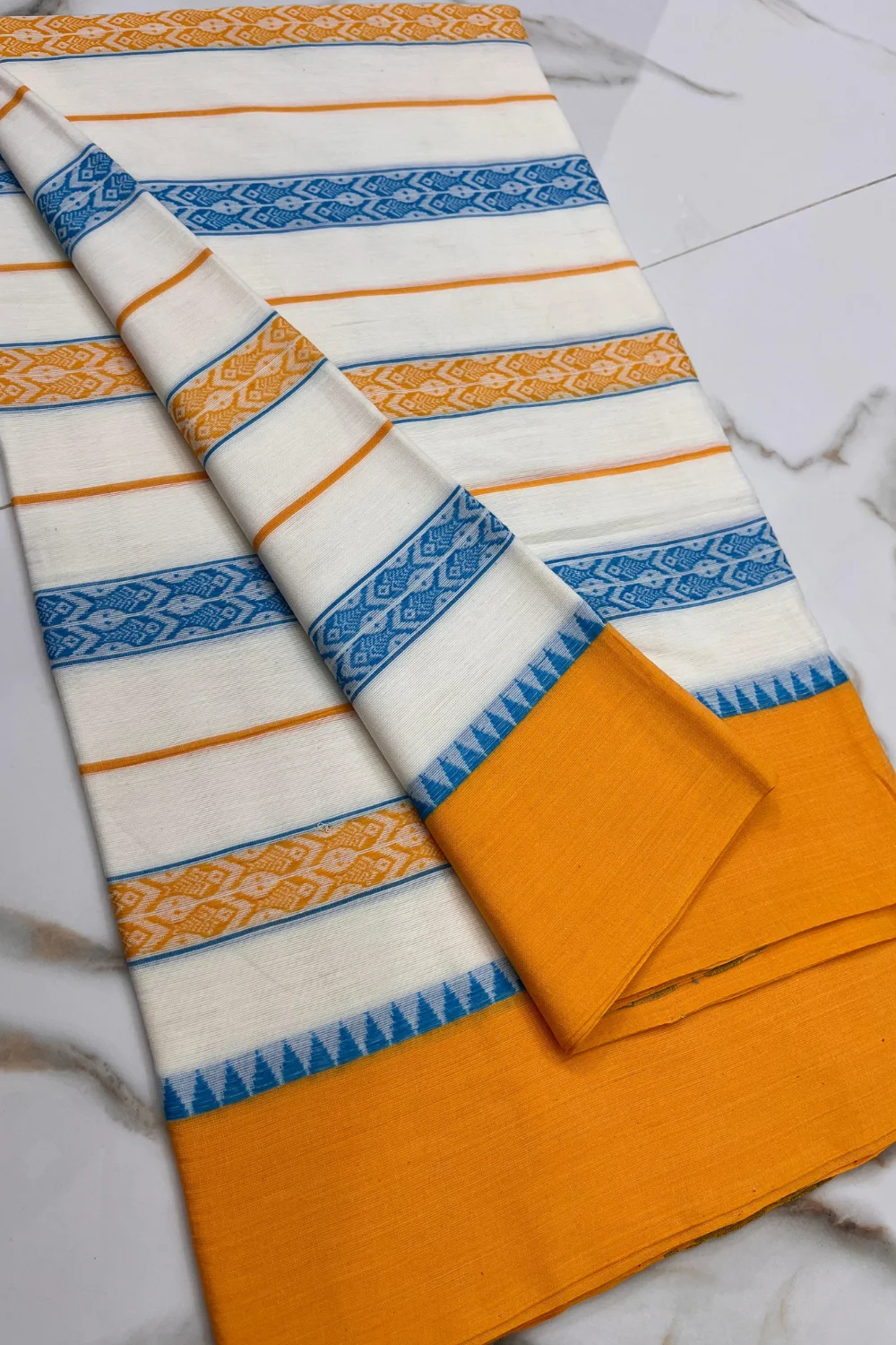 Elegant Handwoven Dhonekhali Cotton Saree