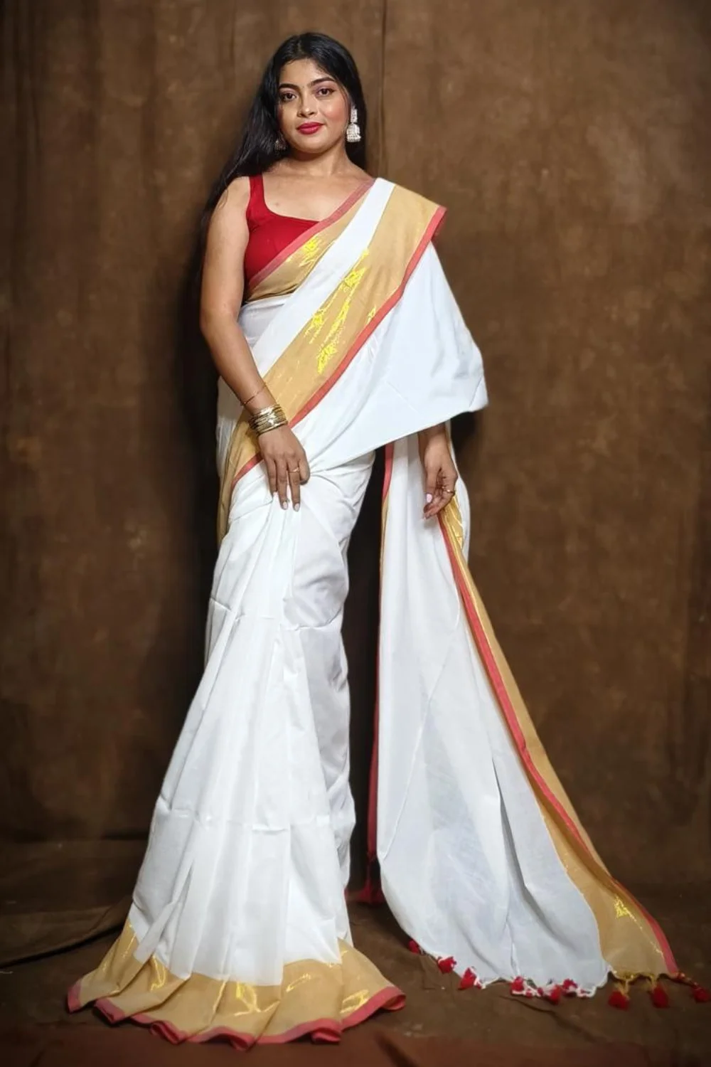 White And Red Elegant Cotton Saree