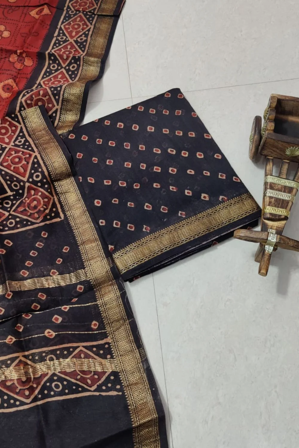 Elegant Maheshwari Silk Suit Piece Sets